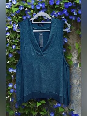Nally & Millie NWT Teal V-Neck Sleeveless Knit Tank size Large/XL